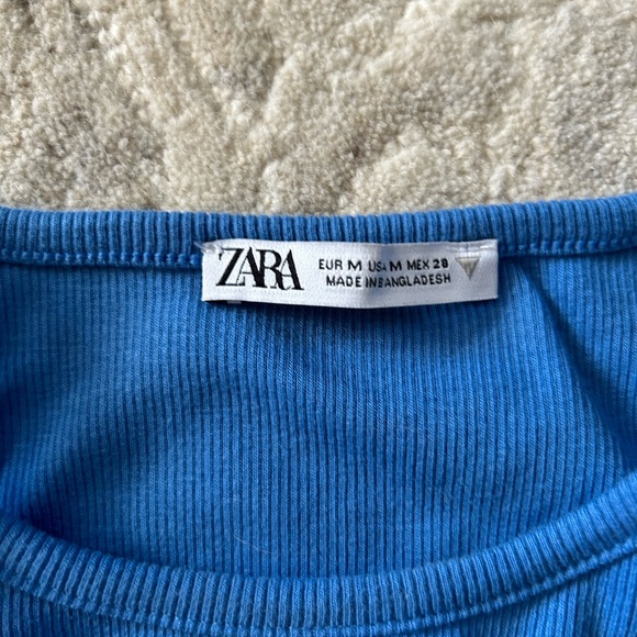 Zara fitted midi dress. Size medium - Picture 3 of 3